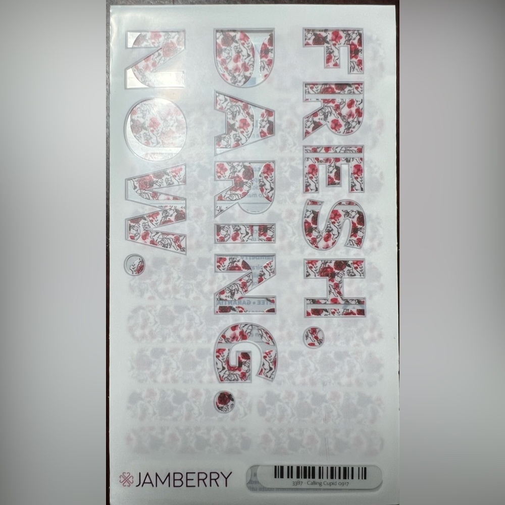 Jamberry Nail Wraps 💅 - Calling Cupid ❤️